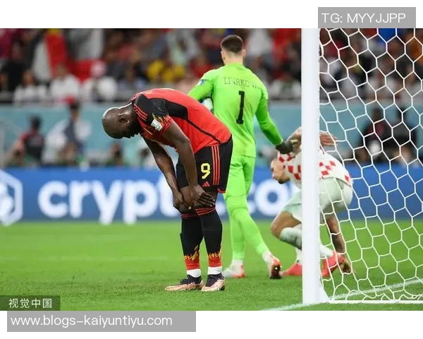 卢卡库在国际赛场的崛起与挑战解析及其对足球未来的影响